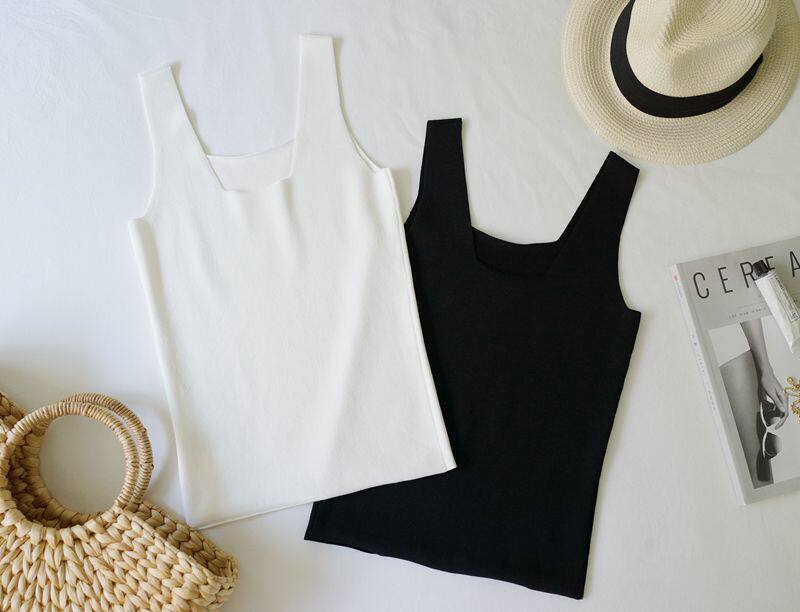 The coolest trendy routine this summer turns into a swan neck in seconds~ Daddy-style knitted square-neck vest is special