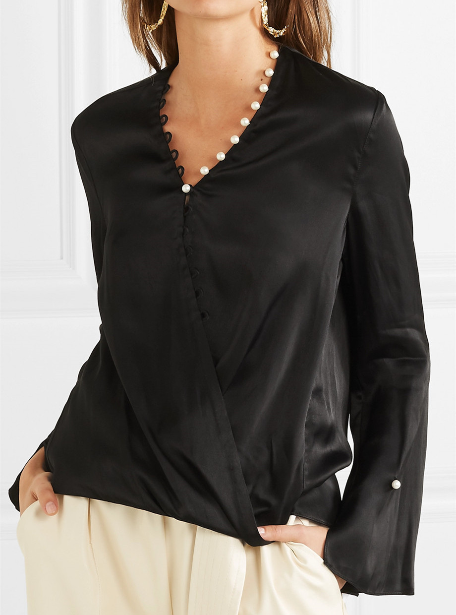 Women who love to wear shirts will not have too bad temperament, can be attacked or soft, pearl button satin shirt black and white 2 colors