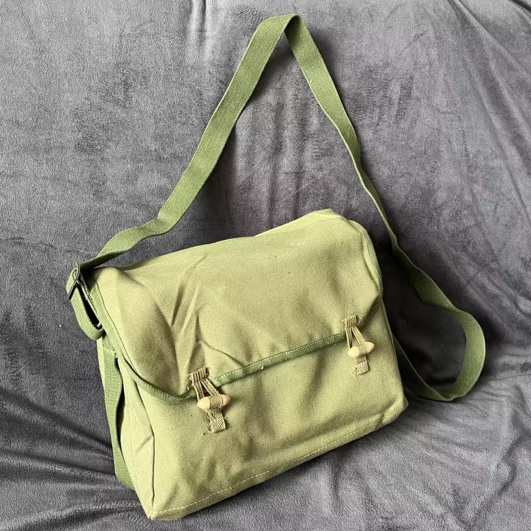 Public Hair Old Goods 80s 67 Style Tooling Canvas Satchel Retro Function Wind Mail Poor Bag Single Shoulder Commuter File Bag-Taobao