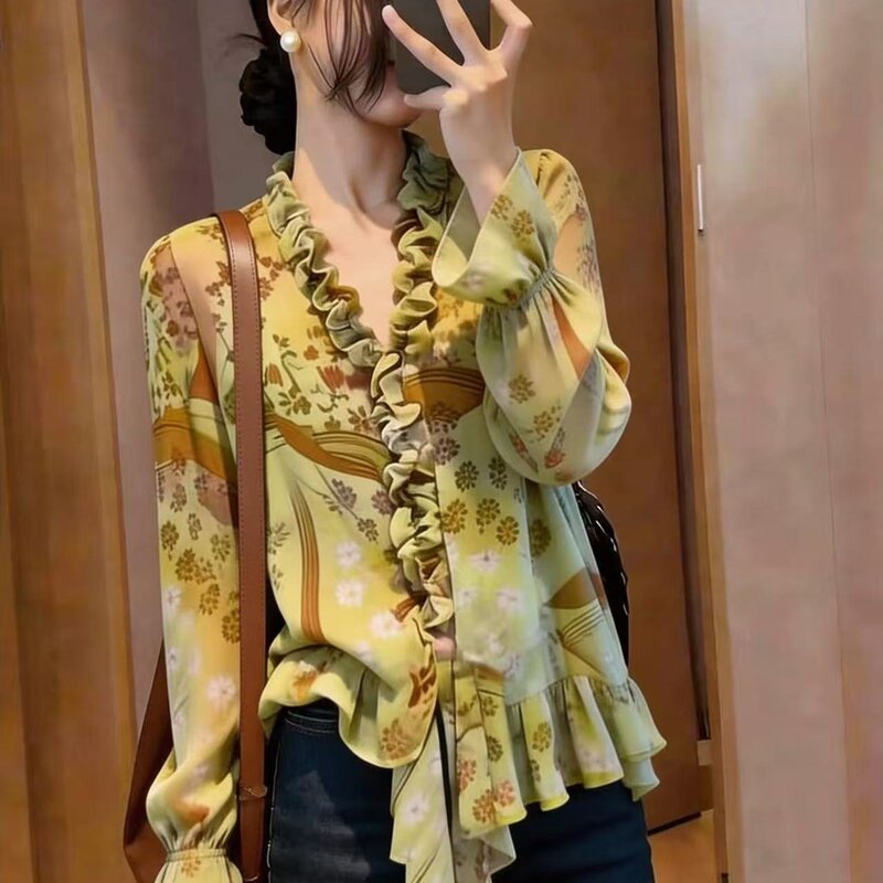 French-Style Romantic Floral Print Ruffled Bell-Sleeve Blouse for Women, 2026 Spring New Fashion Commuter Elegant Top