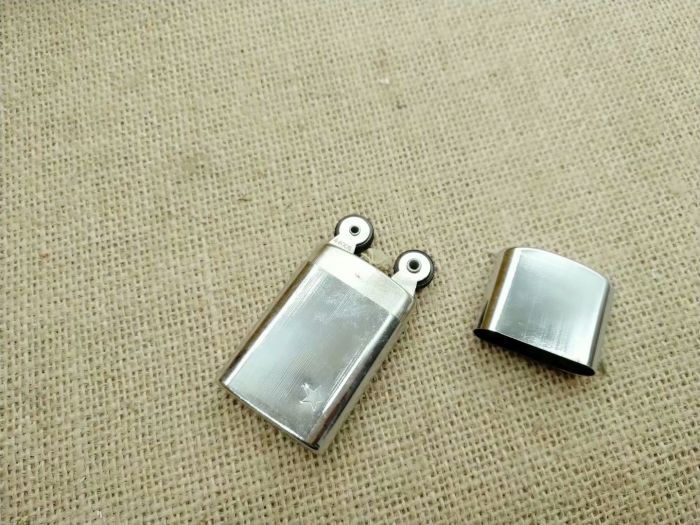 Ba túi cổ phiếu chính hãng trong thập niên 80 mới chống lại các cuộc phản công tự vệ bằng bật lửa chiến tranh, bật lửa chiến tranh Việt Nam - Bật lửa bật lửa dupont giá rẻ