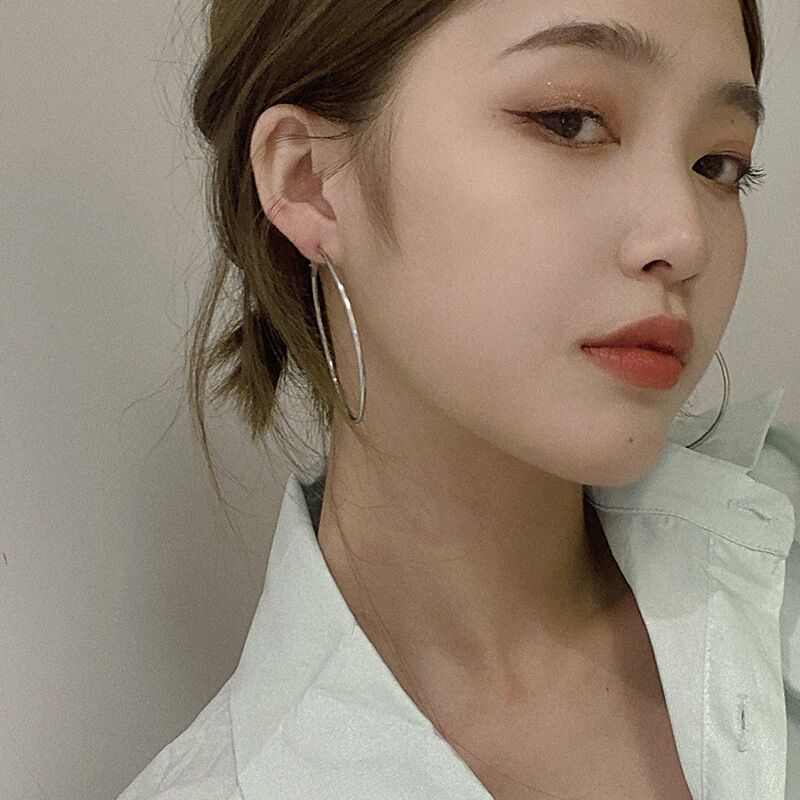 素圈耳环S925银针银色耳扣耳圈耳扣OL气质冷淡风耳饰无耳洞耳夹详情3