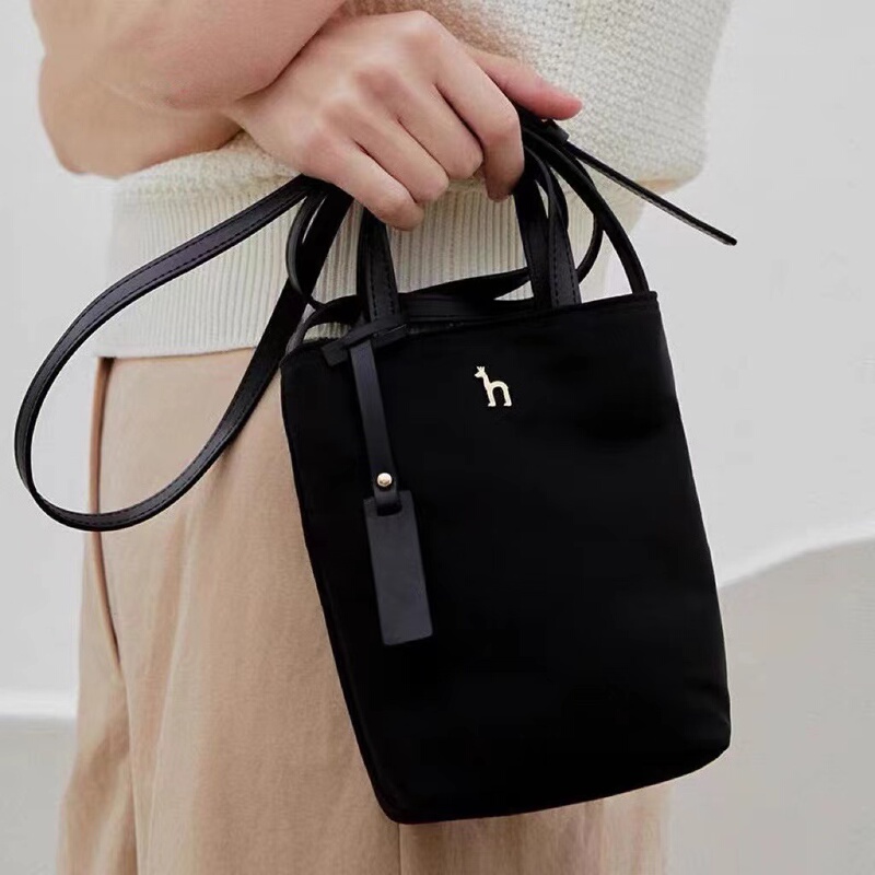 Korean Hz Ha Dog Brand Crossbody Phone Bag for Women, Mini Handbag in Black and Burgundy, Stylish Shoulder Bag, Small Music Score Bag