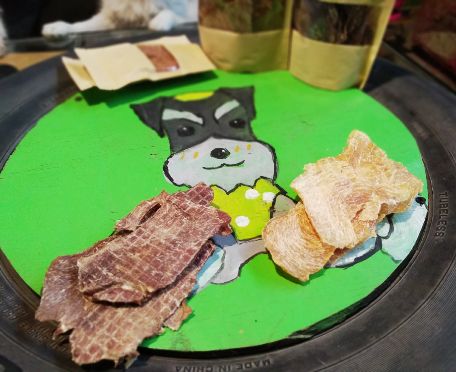 Old Crazy Yang Homemade Chicken Dry Handmade No Add Dog Snacks Cat Pet Snacks Hai Pack - Đồ ăn vặt cho chó đồ ăn thưởng cho chó