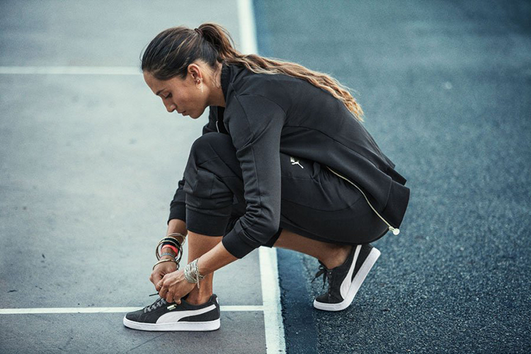 Кроссовки женские Puma баннер