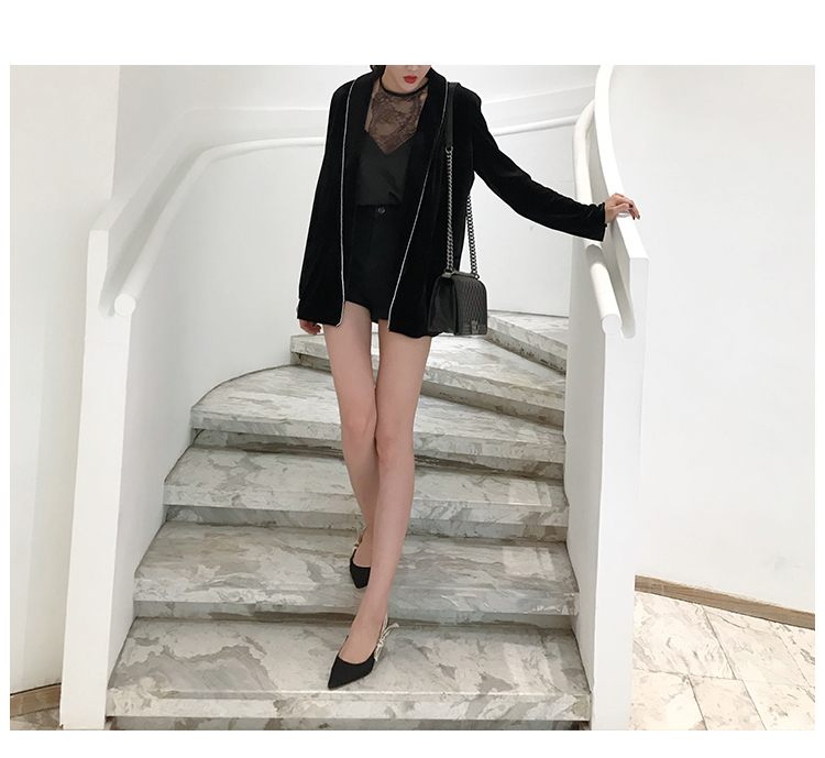 Mùa thu 2018 mới của phụ nữ phiên bản Hàn Quốc của màu đen lỏng lẻo màu đen nhung hoang dã phù hợp với kim cương áo khoác nữ vest trắng nữ đẹp