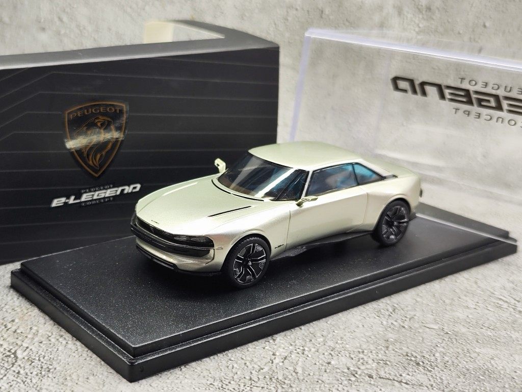 VOXxi9 1/43 Rare collection of PEUGEOT E-LEGEND Peugeot concept