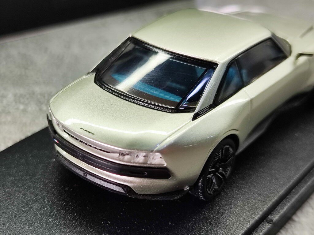 VOXxi9 1/43 Rare collection of PEUGEOT E-LEGEND Peugeot concept