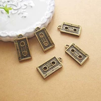 Одна маленькая бронзовая лента