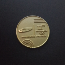 2018 South Korea Pyeongchang Winter Olympics badge Sponsor Samsung badge Samsung golden round badge