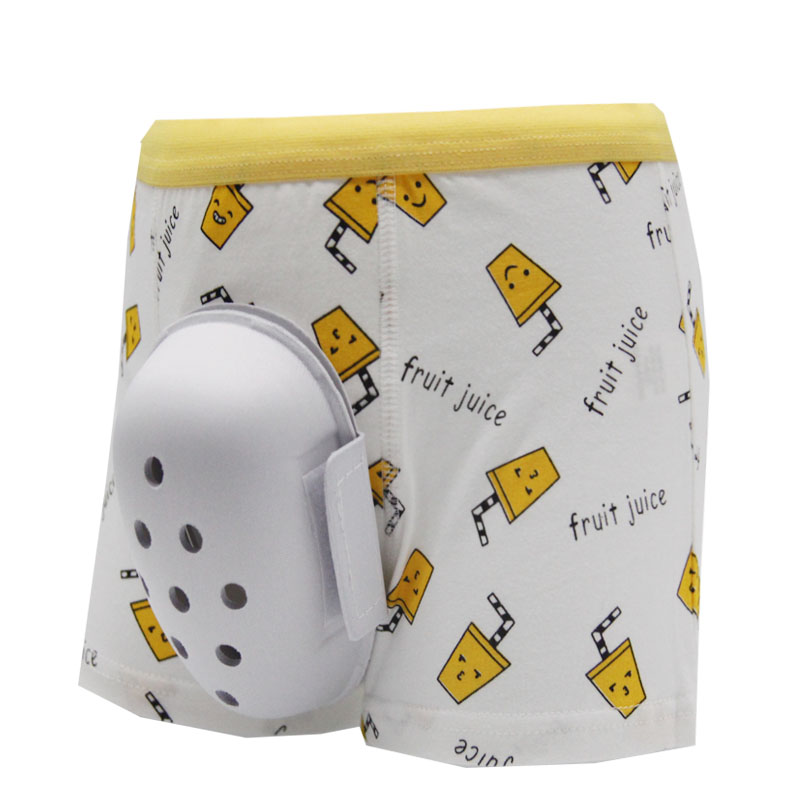 After circumcision, children's underpants after circumcision