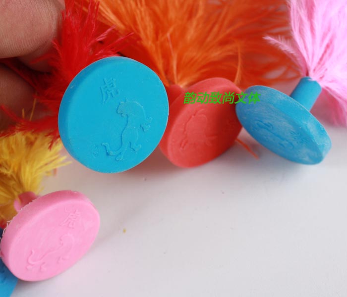 Con đà điểu lông màu bọ cạp lông vũ bụi bặm lông bọ cạp trò chơi croquet tóc mềm - Các môn thể thao cầu lông / Diabolo / dân gian cầu đá rẻ nhất