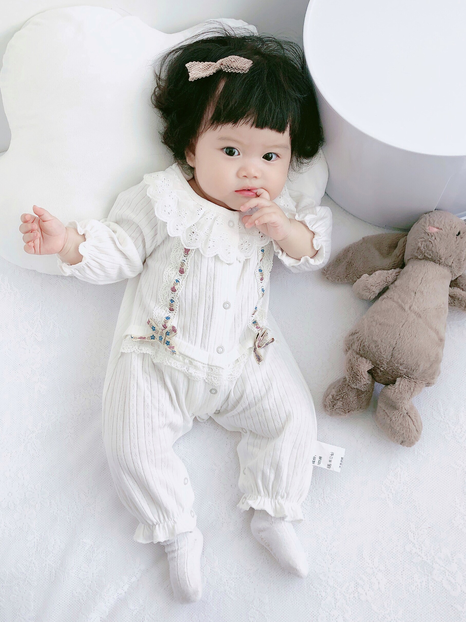 Newborn baby jumpsuit Female baby short-sleeved cotton long-sleeved romper climbing suit bow full moon clothes autumn
