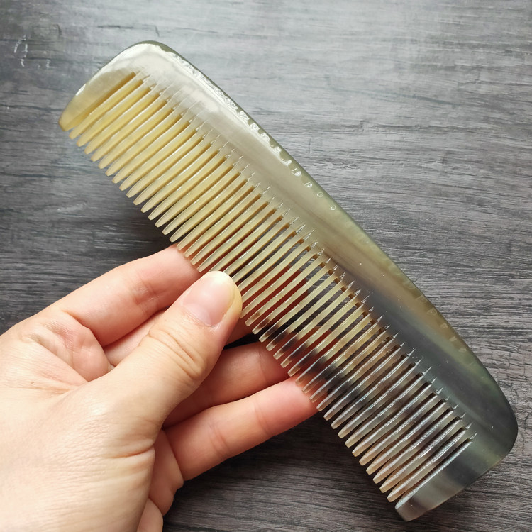 Old horn comb, clear bloodshot texture, shankless fine-toothed straight hair massage comb