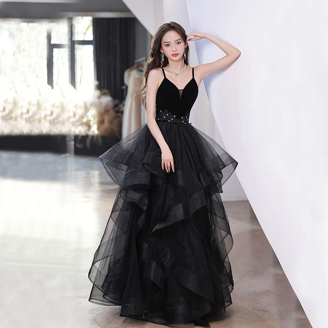 Black evening dress female 2022 new temperament celebrity fairy evening dress skirt French sexy light luxury dress autumn