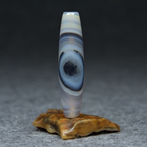 Tibets new ten specimens Tianzhu 9 Eye shale tangled silk Manau Warring National Red Sky Eye jade medullary pearl pendant