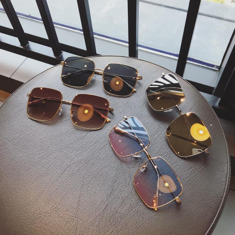 Mùa hè mới kính nữ vuông kính nữ kính đi du lịch bên bờ biển kính mát kính louis vuitton