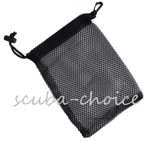 Multi-purpose diving item storage mesh bag such as Scuba-choice mask buoy