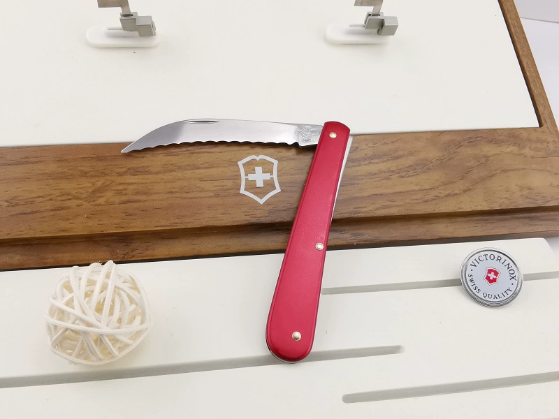 Spot Swiss Army Knife Victorinox Dòng tay cầm bằng nhôm Mẫu tay cầm bằng hợp kim nhôm Pioneer Harvester, v.v.