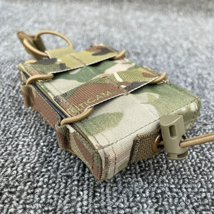 Detalle de costuras y acabado Multicam