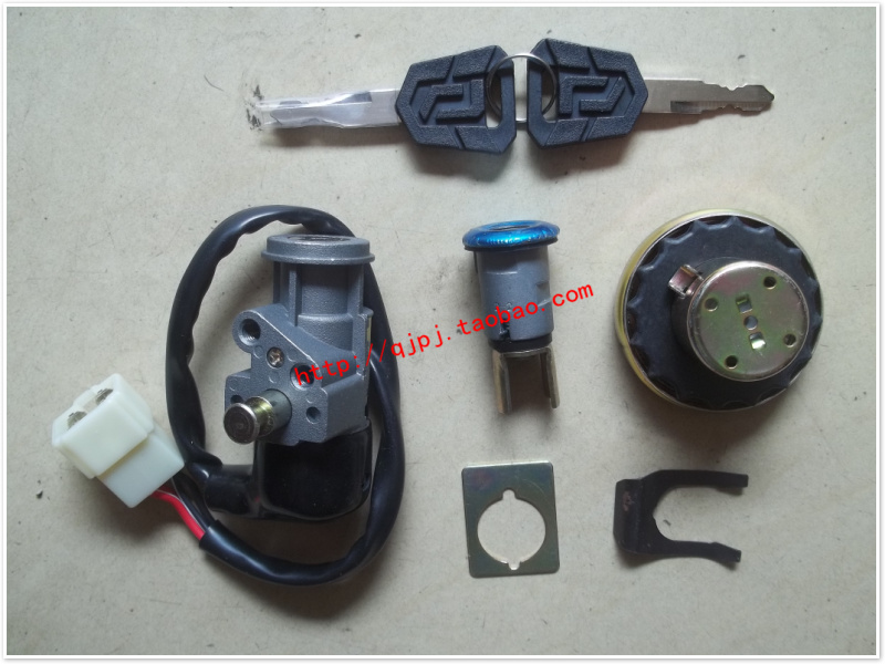 Qianjiang curved beam motorcycle accessories QJ100-4 set lock electric door lock ignition switch fuel tank cover
