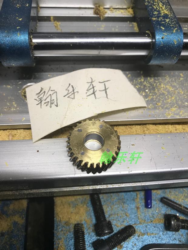 (Physical + online store) vintage hand-cranked phonograph record player special spindle gear Old record player accessories LP vinyl