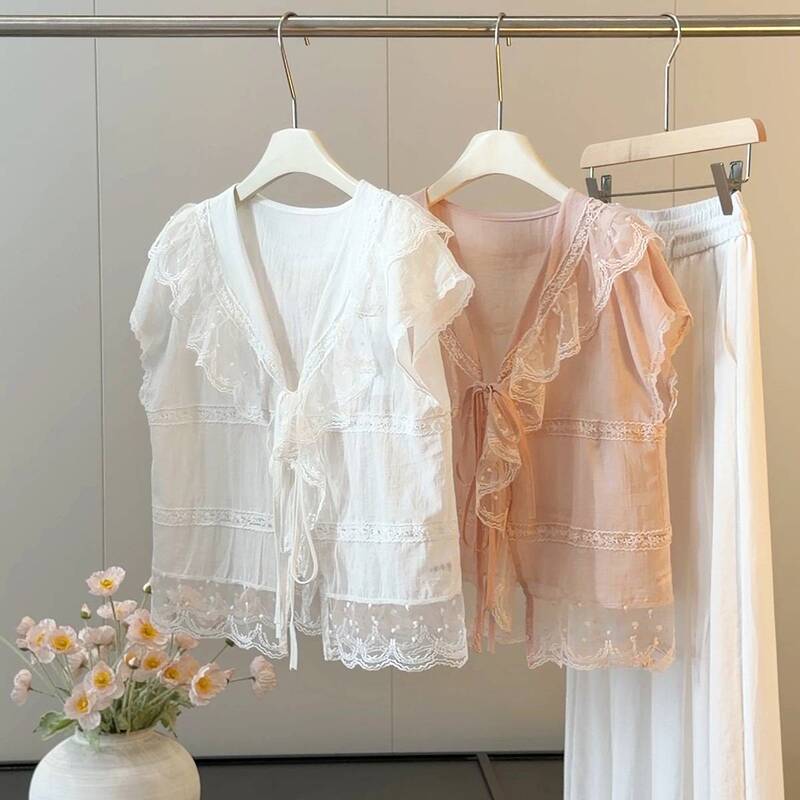 White Lace Patchwork Short-Sleeve Shirt for Women, New Summer Design, Unique Ruffle Collar, Elegant and Slimming Top White Lace Patchwork Short-Sleeve Shirt for Women, New Summer Design, Unique Ruffle Collar, Elegant and Slimming Top