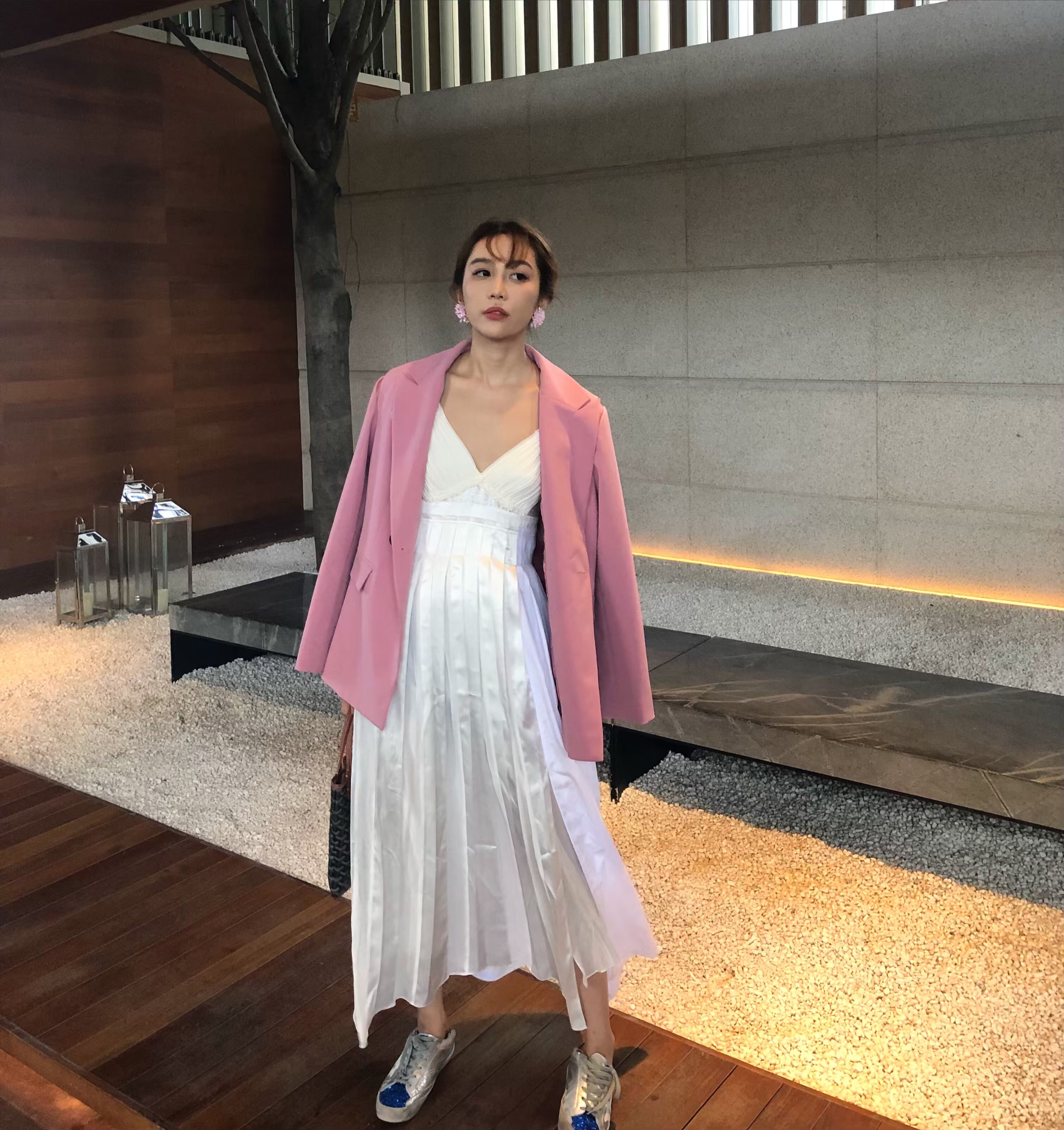 AMOR ins siêu lửa gradient nút đánh vần màu hồng phù hợp với áo khoác nhỏ sang trọng cho nữ mùa xuân hè 2018 mới các kiểu áo vest nữ hàn quốc
