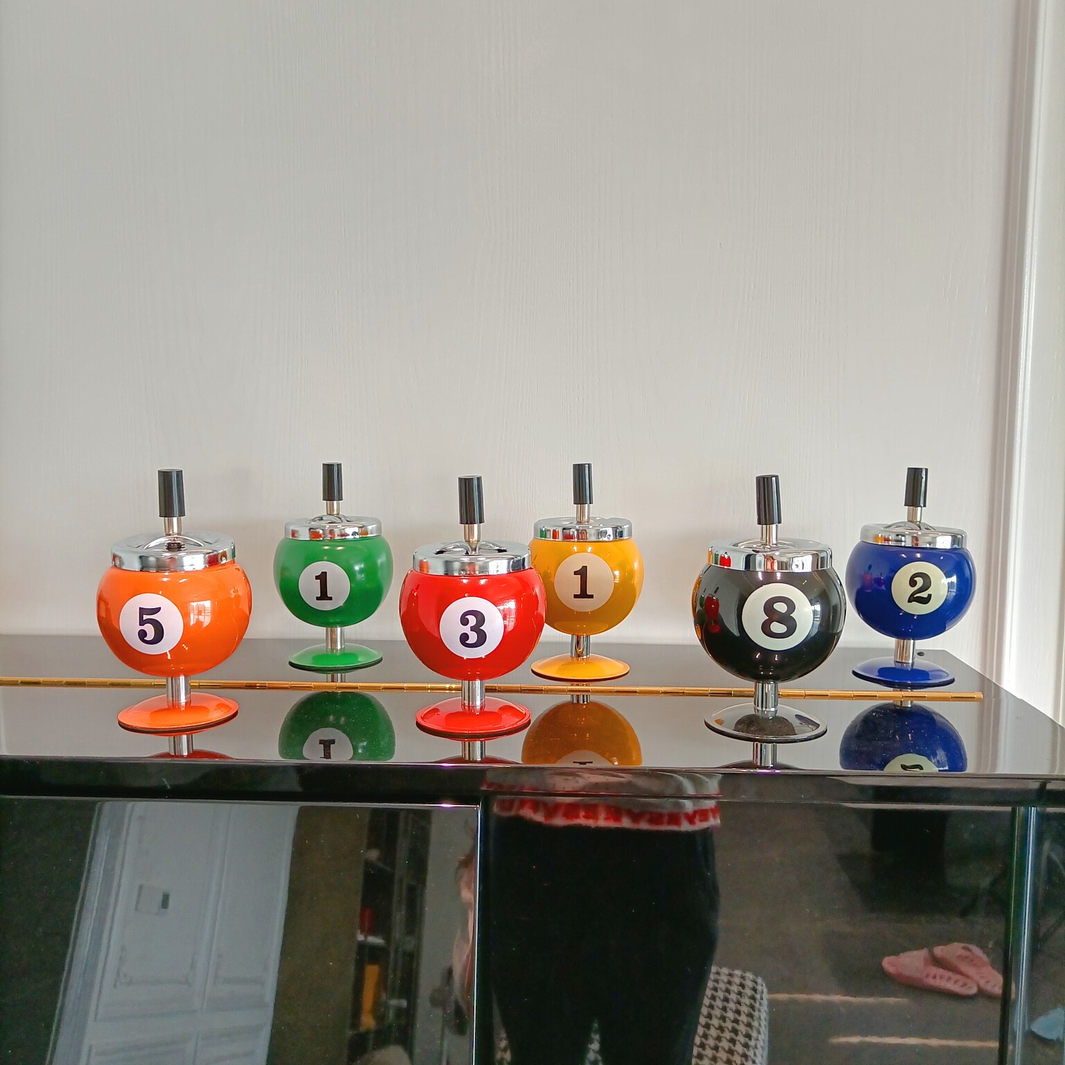 Fashionable personality ashtray large with lid creative ashtray windproof bar KTV billiard living room Internet cafe ashtray