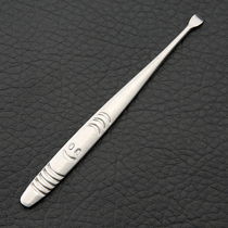 Stainless steel frosted non-slip smiley face scratching eardrum spoon can be washed and not rusty easy to grasp the strength