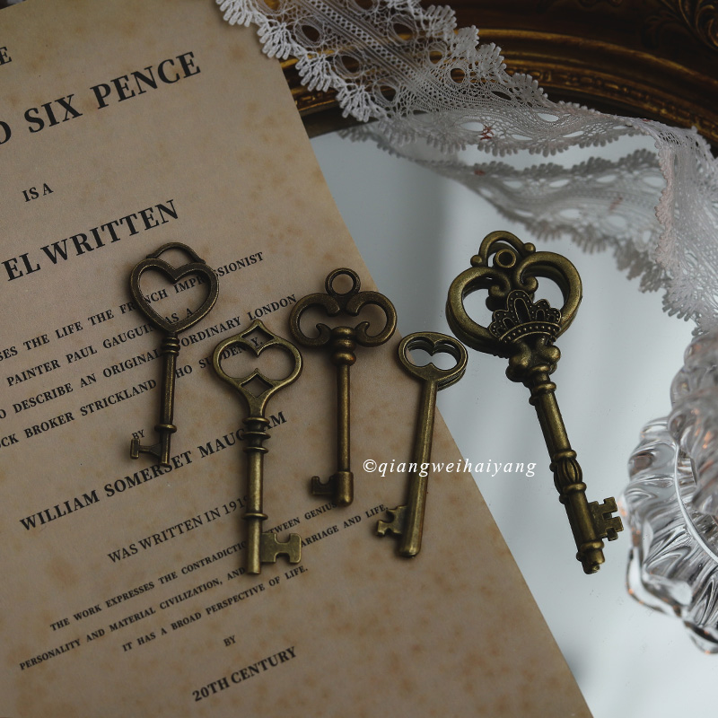 Odd - tasteless Carnival Middle - ancient style decoration key decoration retro - art DIY handmade accessories home shooting props