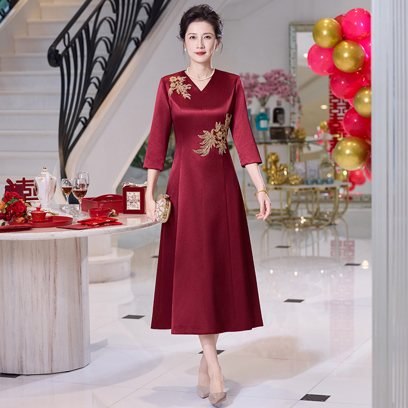 Elegant Mother of the Bride Dress 2026 New Spring Collection for Mother-In-Law, Wedding Banquet Outfit, Slimming Cheongsam Dress