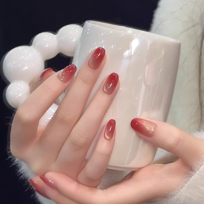 2026 Spring/Summer New High-End Handmade Medium-Short Nail Art Wearable Nails Oval Gradient Patch Pure Red