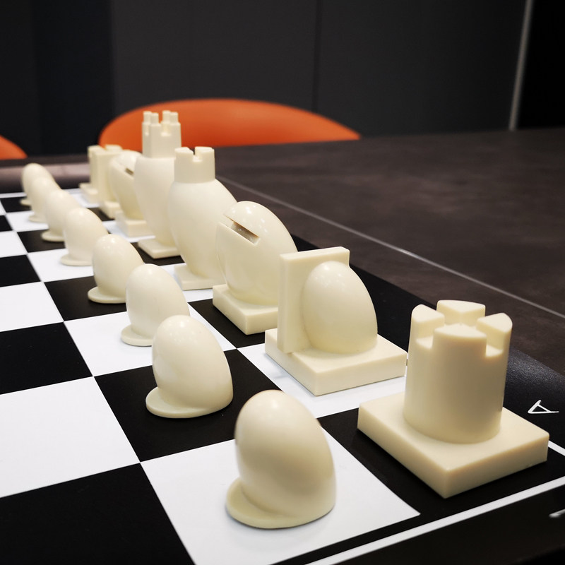 Personalized edition chess Black and white chess pieces adult high-grade leather chess board children students handbag chess