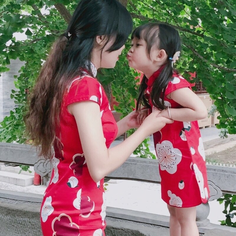 Narro's pro-dress qipao 2022 Summer Children Chinese Wind Dress Mother Women's Dress Qipao Girl Walking Show Don Dress
