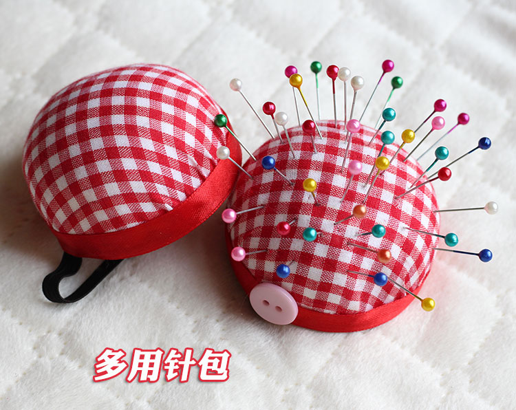 Wrist small black clip pad handmade needle Small black clip bag three-dimensional cutting vertical cutting clothing tools Bead needle cushion handmade DIY