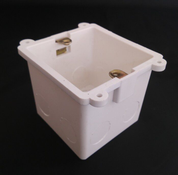 Pre-embedded dark case bottom case 86 type universal switch socket junction box 7 cm high with ear 70 wiring box