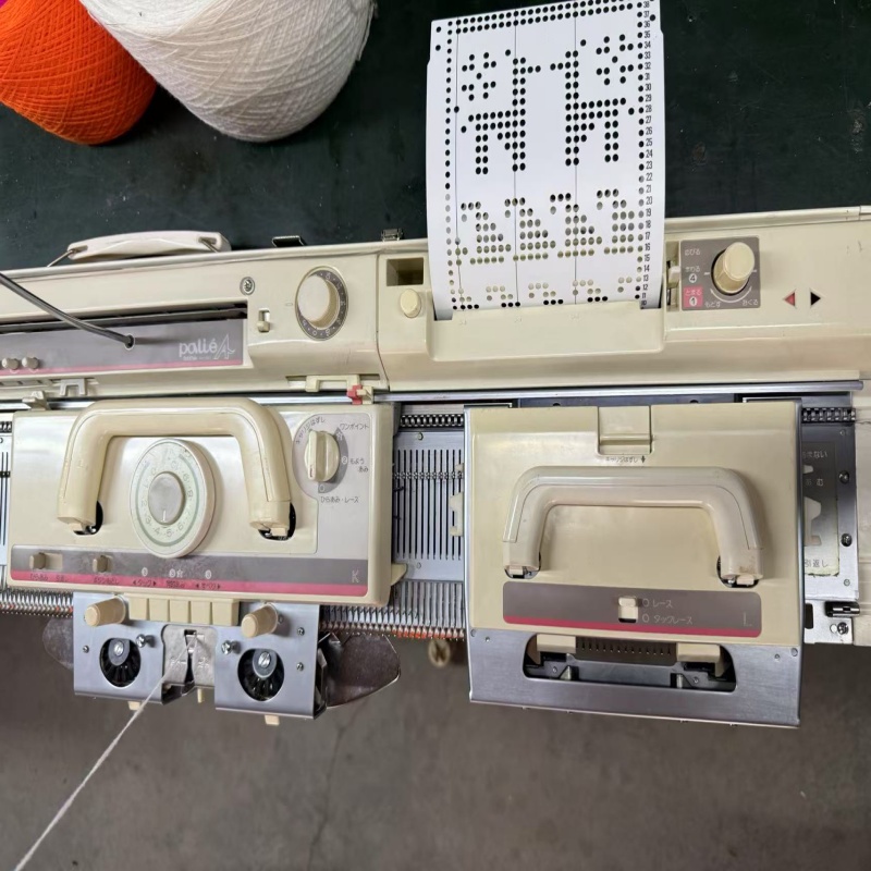二手日本原装银笛牌SK280/SRP60卡片自动提花毛衣编织机解析