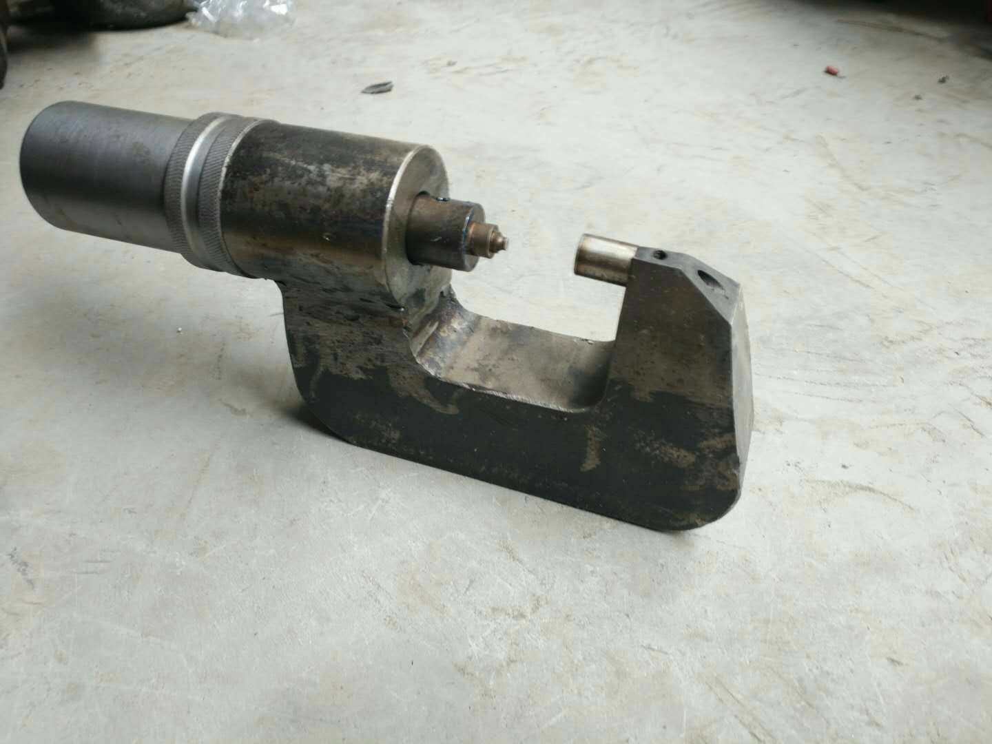 Factory straight for angle iron flange electric hydraulic riveting nail machine ventilation pipe riveted with no rivet handle pliers accessories