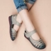 2018 mới hè Baotou giày thoáng khí đế bằng da sandal đế bệt cho mẹ trung niên giày đế mềm thoải mái sandal nữ đế thấp Sandal