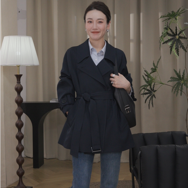 Miqiu Petite Short Trench Coat for Women 2026 Spring and Autumn, Elegant and Slimming with a Tie, High-End Navy Blue Top