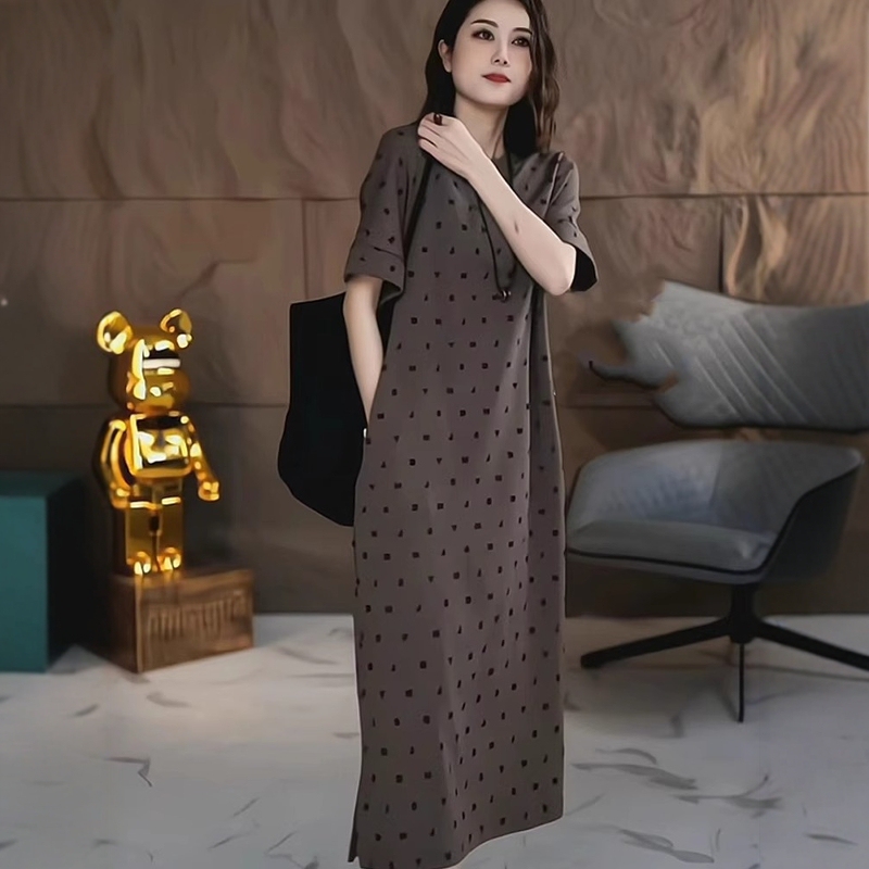 Plus-Size Summer New Style Loose-Fitting Dress for Curvy Women, Slimming and Elegant French-Style Age-Reducing Short-Sleeve T-Shirt Dress
