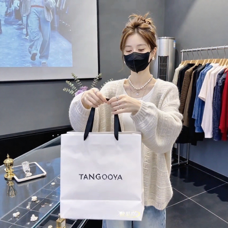 Plus-Size Korean-Style Gentle Batwing Sleeve Knit Sweater for Women, Loose and Age-Reducing Cardigan Jacket Plus-Size Korean-Style Gentle Batwing Sleeve Knit Sweater for Women, Loose and Age-Reducing Cardigan Jacket