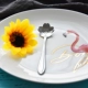 Hoa nĩa muỗng sáng tạo muỗng anh đào thép không gỉ Nhật Bản tay cầm dài băng lưới cà phê đỏ khuấy thìa trái cây tráng miệng nĩa - Cà phê