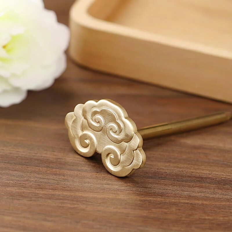 Brass Hanging Nails, Brass Chinese-Style Nails, Door Sign Holders, Copper Hooks, Cloud-Pattern Picture Hooks, Plaque Decoration Cloud Holders, Calligraphy and Painting Hooks Brass Hanging Nails, Brass Chinese-Style Nails, Door Sign Holders, Copper Hooks, Cloud-Pattern Picture Hooks, Plaque Decoration Cloud Holders, Calligraphy and Painting Hooks