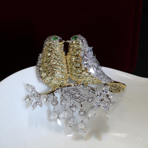 Luxury fashion brooch high-end female flash zircon bird corsage pin open shirt buckle sweater temperament high-end accessories