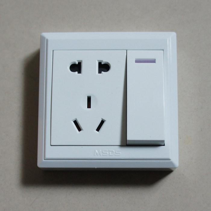 Open-mounted wall switch One-position dual-control switch with five-hole socket Open-mounted one-five-hole dual-control