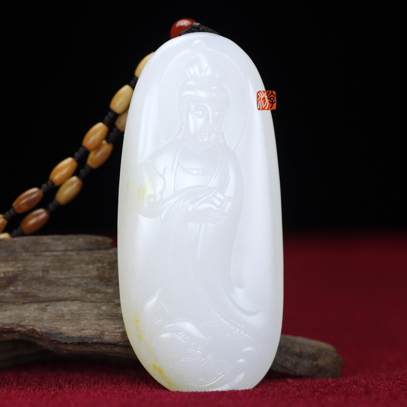Xinjiang and Tian Yuxian jade seed material of Yuxian Yu Yu sculpture works have been bound