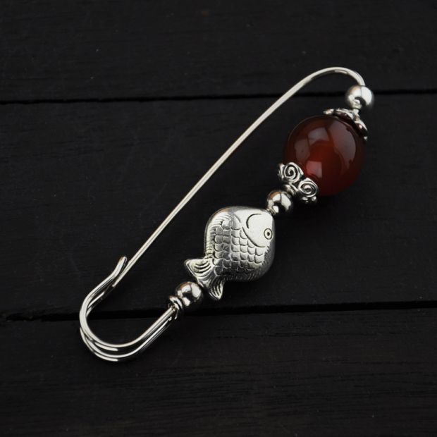 Retro phong cách dân tộc đỏ mã não lớn chuyển hạt nhỏ áo len trâm cài pin năm nay của cuộc sống để mở ác nữ trang sức ghim cài áo vest nam