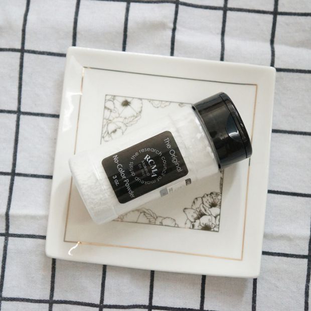 Mỹ phẩm RCMA không màu trong suốt trang điểm bột nở trang điểm bột lỏng kiểm soát dầu mật ong bột tiêu 90ml phấn phut kiềm dầu